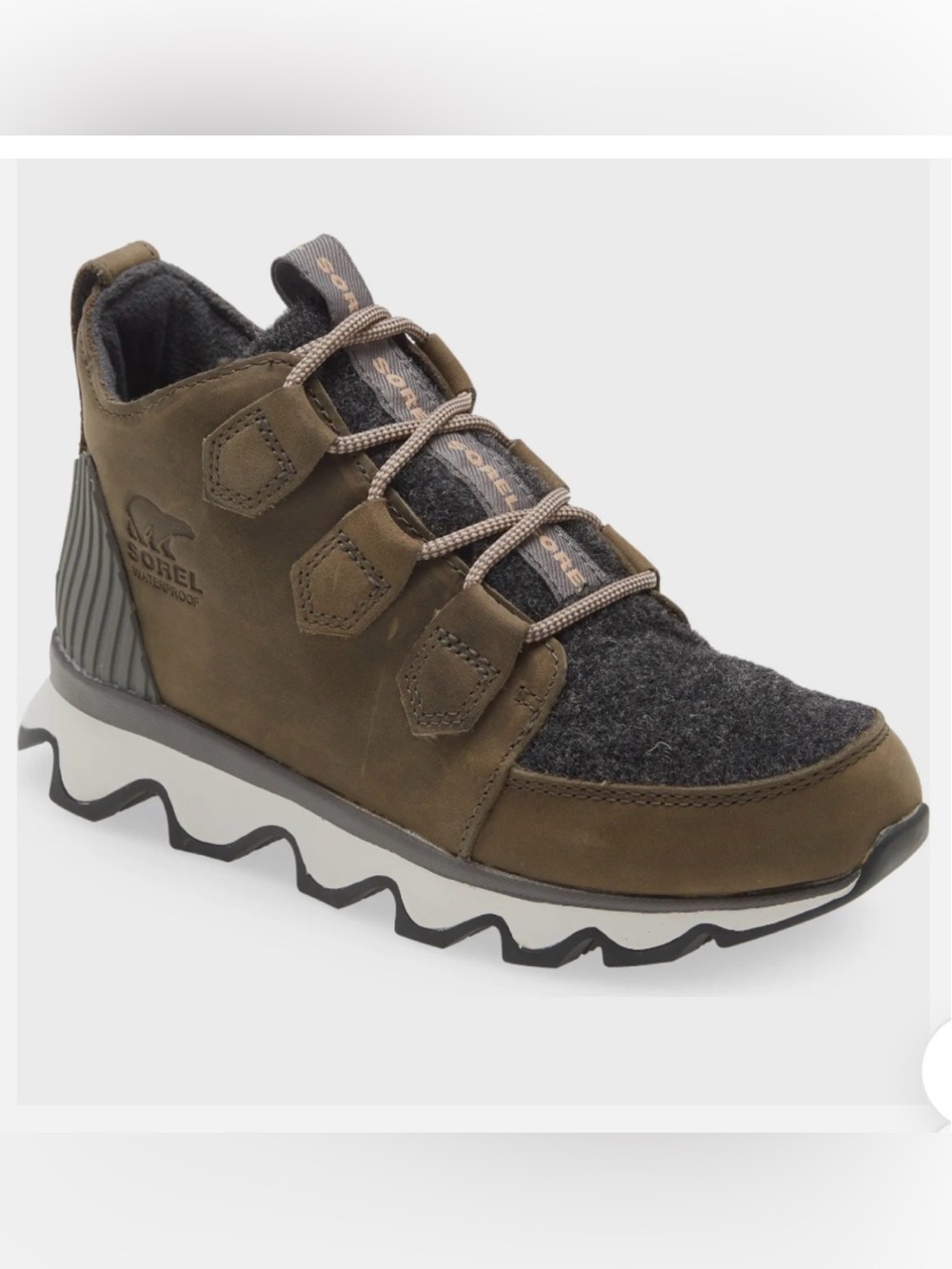 Sorel Women’s Waterproof Kinetic Caribou Sneaker Boots Size 7